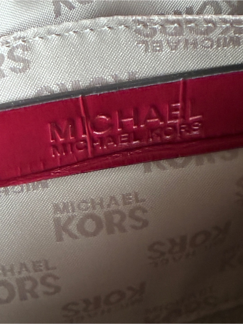 MICHAEL KORS Red Croc-Embossed Wristlet Clutch - Picture 6 of 10